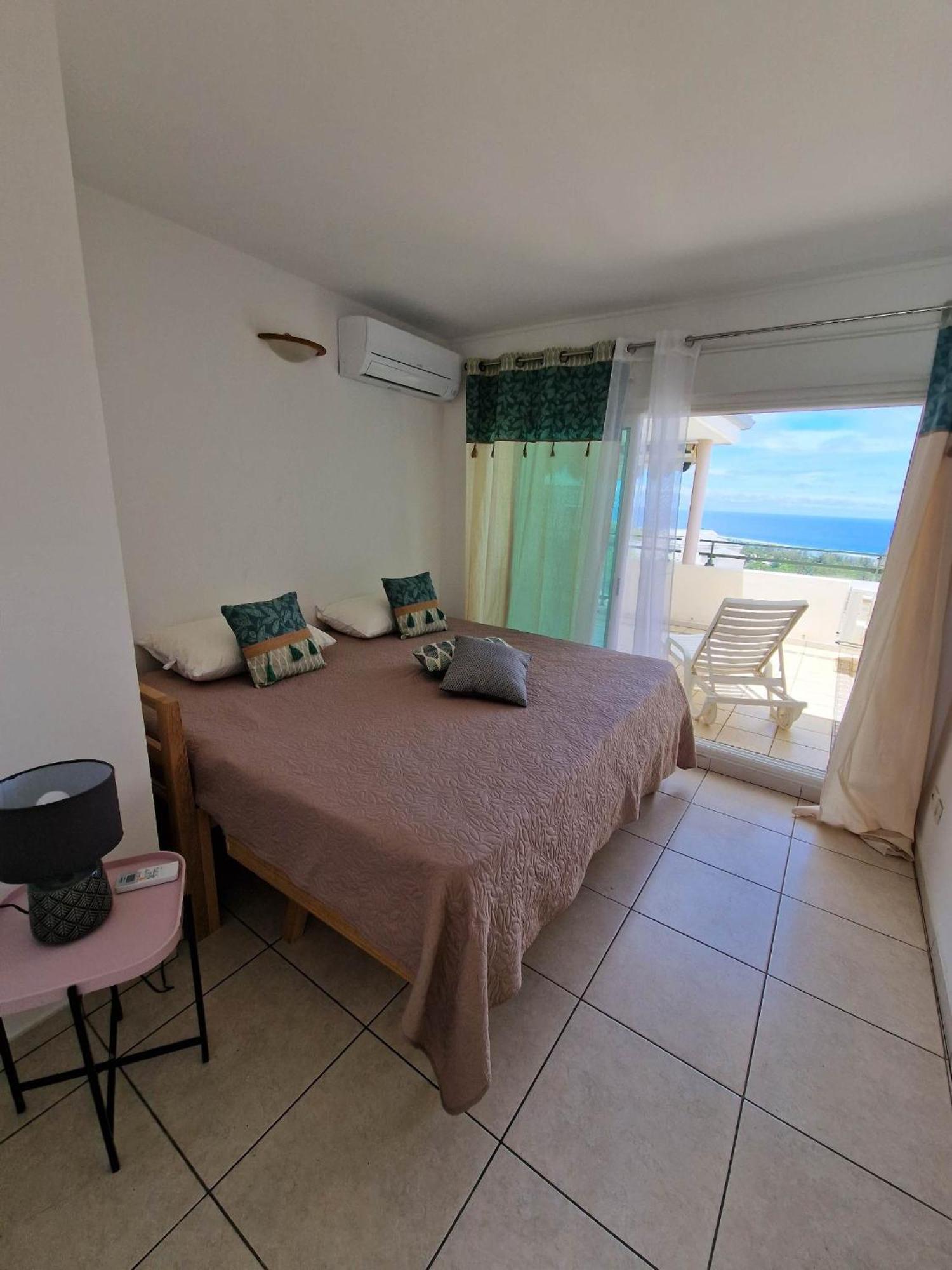 Appartement Villa Sur Le Toit, Vue Mer Сен-Жиль-ле-Бен Екстер'єр фото